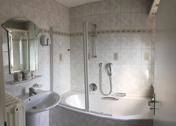 Monteurszimmer Renix ホームステイ